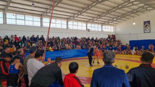 دانشکده کشتی و پایگاه قهرمانی پوریای ولی 