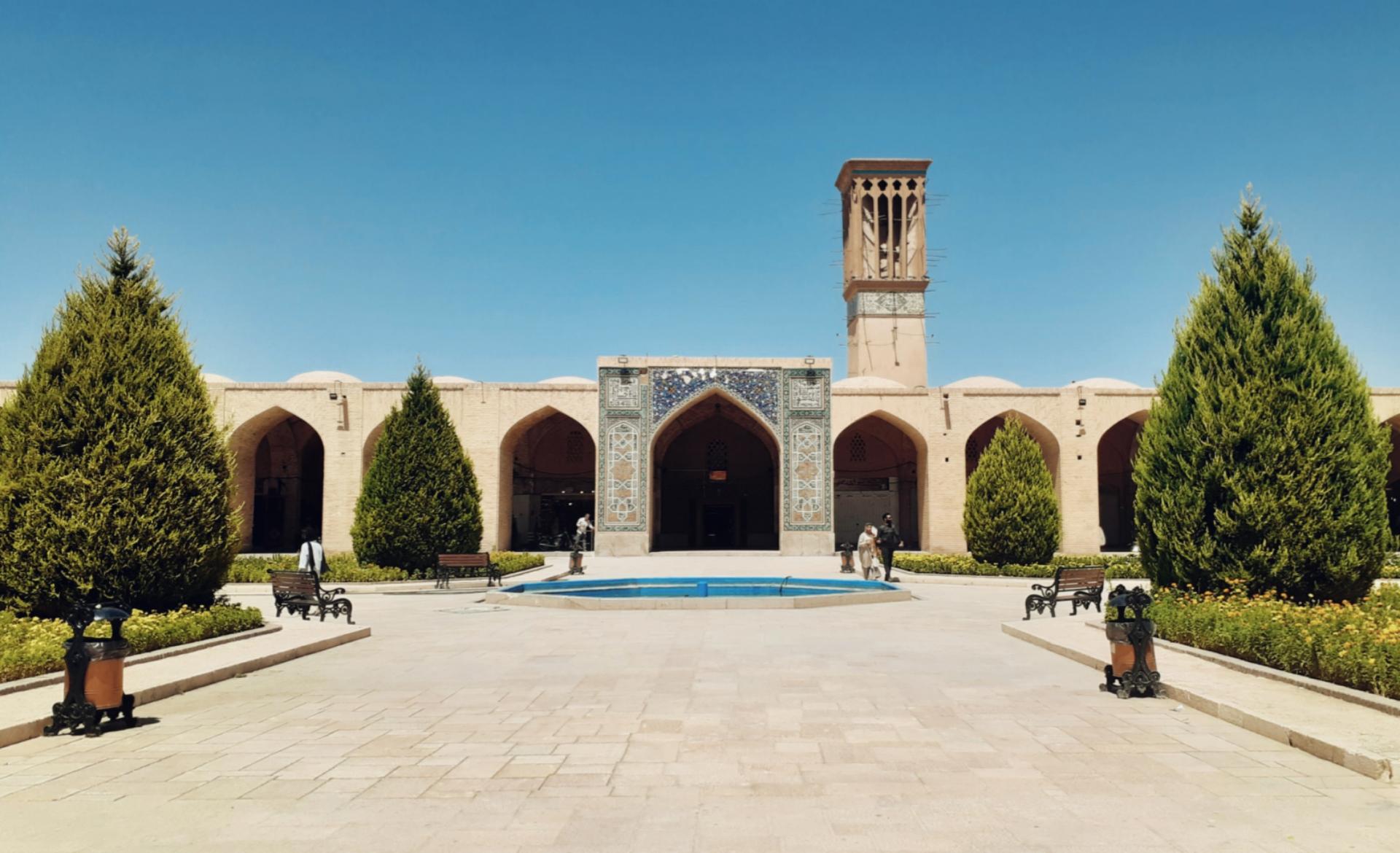 عکس بازار وکیل