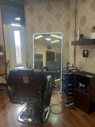 عکس آرایشگاه مردانه پارس