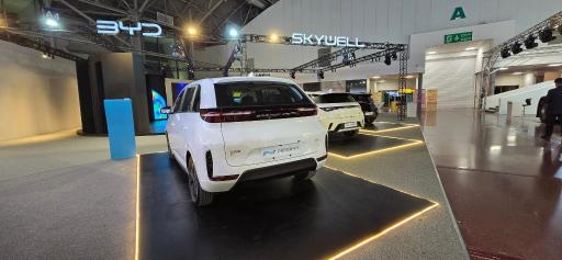 عکس شرکت خودرو برقی نبکا