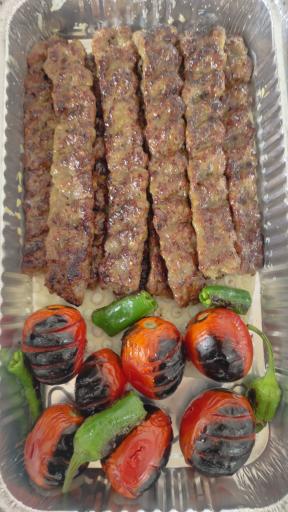 عکس تهیه غذای حافظ