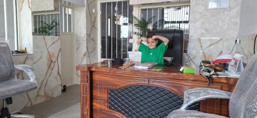 عکس مشاور املاک باقر امین زاده کد ۱۶۸۰