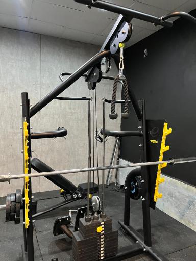 عکس باشگاه کلیستنیکس و کراس فیت اشکان فیت