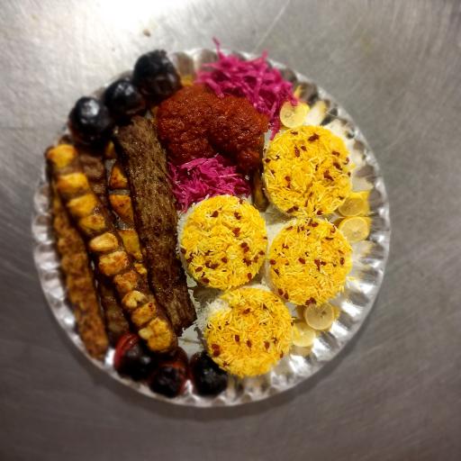 عکس تهیه غذای آوا