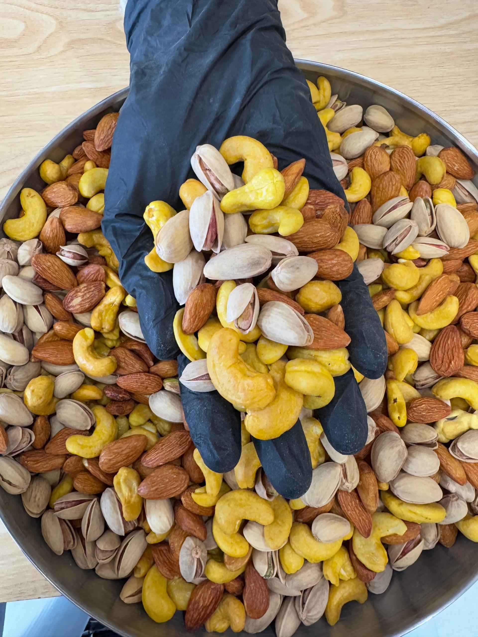 عکس آجیل و خشکبار چیلکا