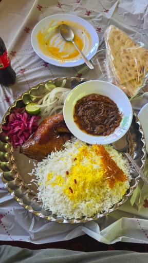 عکس آشپزخانه و غذای آماده اکبری