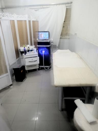 عکس مرکز تخصصی لیزر پرتو