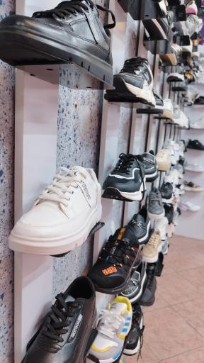 عکس فروشگاه کفش باراد