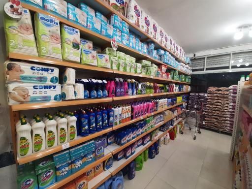 عکس هایپرمارکت بلوط