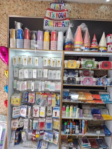 عکس ظروف یکبارمصرف و لوازم تولد متین