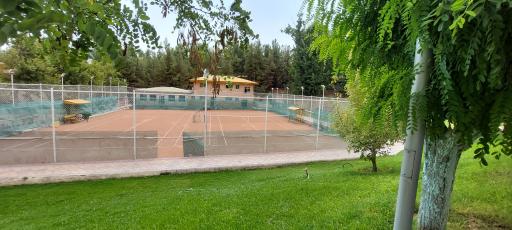 عکس زمین تنیس خاکی باشگاه سازمان صداوسیما