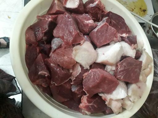 عکس تهیه غذای خانم گل