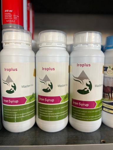 عکس فروشگاه لوازم سوارکاری سوران