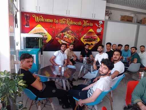 عکس ساندویچ فروشی کالسکه نوین