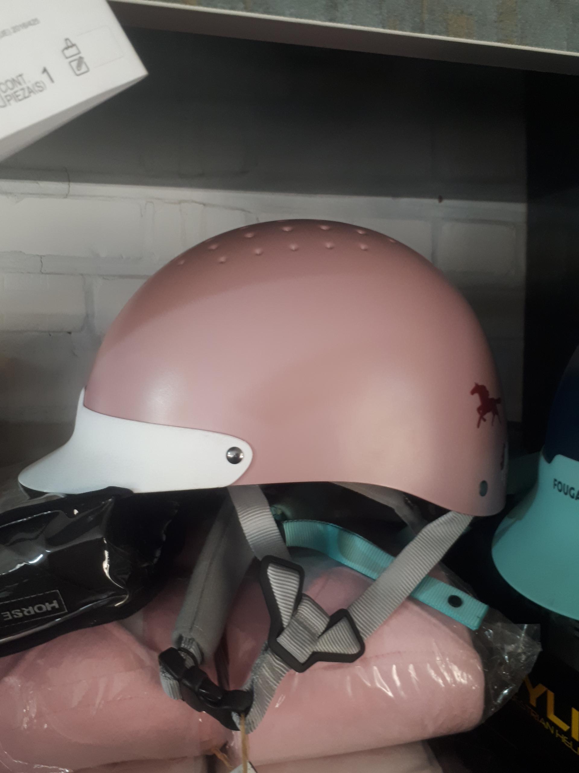 عکس فروشگاه لوازم سوارکاری سوران