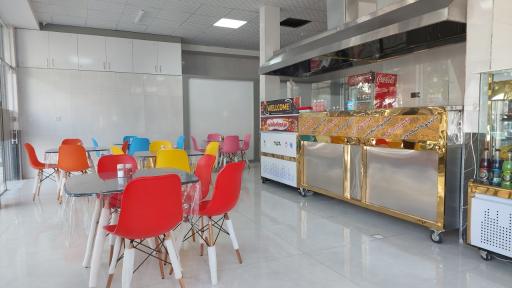 عکس ساندویچ فروشی کالسکه نوین