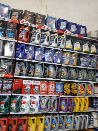 عکس تعویض روغنی و پنچری رضا