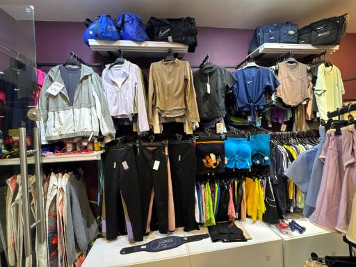 عکس فروشگاه ورزشی مرمر اسپورت