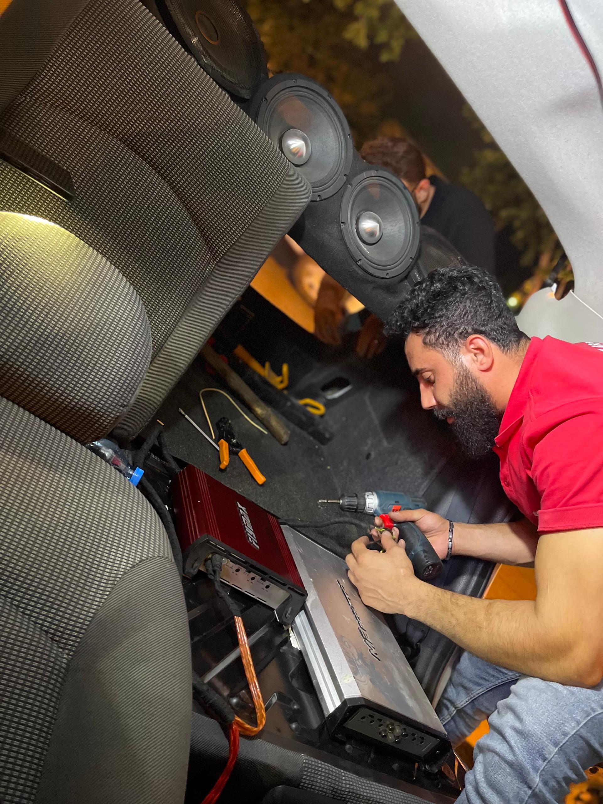 عکس خدمات لوکس خودرو آریو