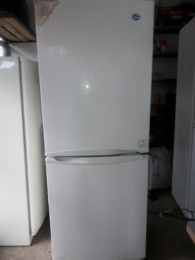 عکس تعمیرگاه یخچال یخ ریزان