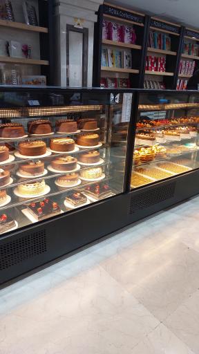 نان و شیرینی روما