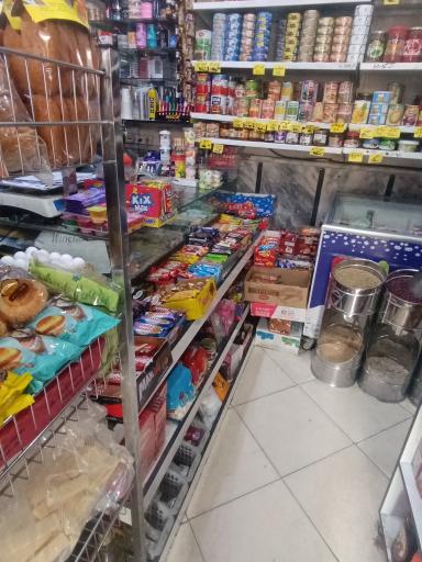 عکس سوپر مارکت سرافراز