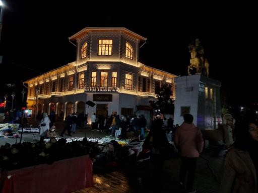 عکس ساختمان قدیمی هتل ایران