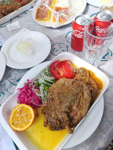 عکس رستوران آبشار