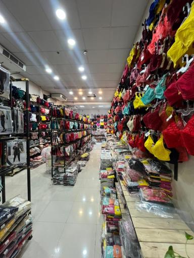 عکس فروشگاه پوشاک