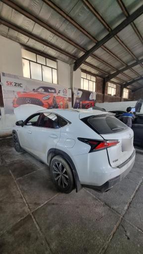 عکس تعمیرگاه بنز و بی ام و  بابایی