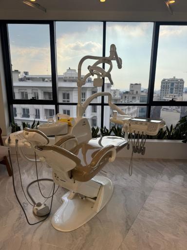 عکس کلینیک دندانپزشکی میداس