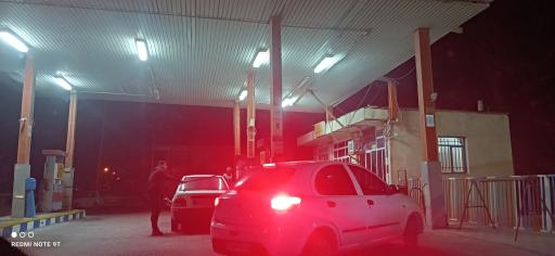 عکس پمپ بنزین اسفرنجان