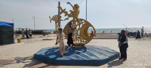 عکس ساحل صخره ای بندر امام حسن