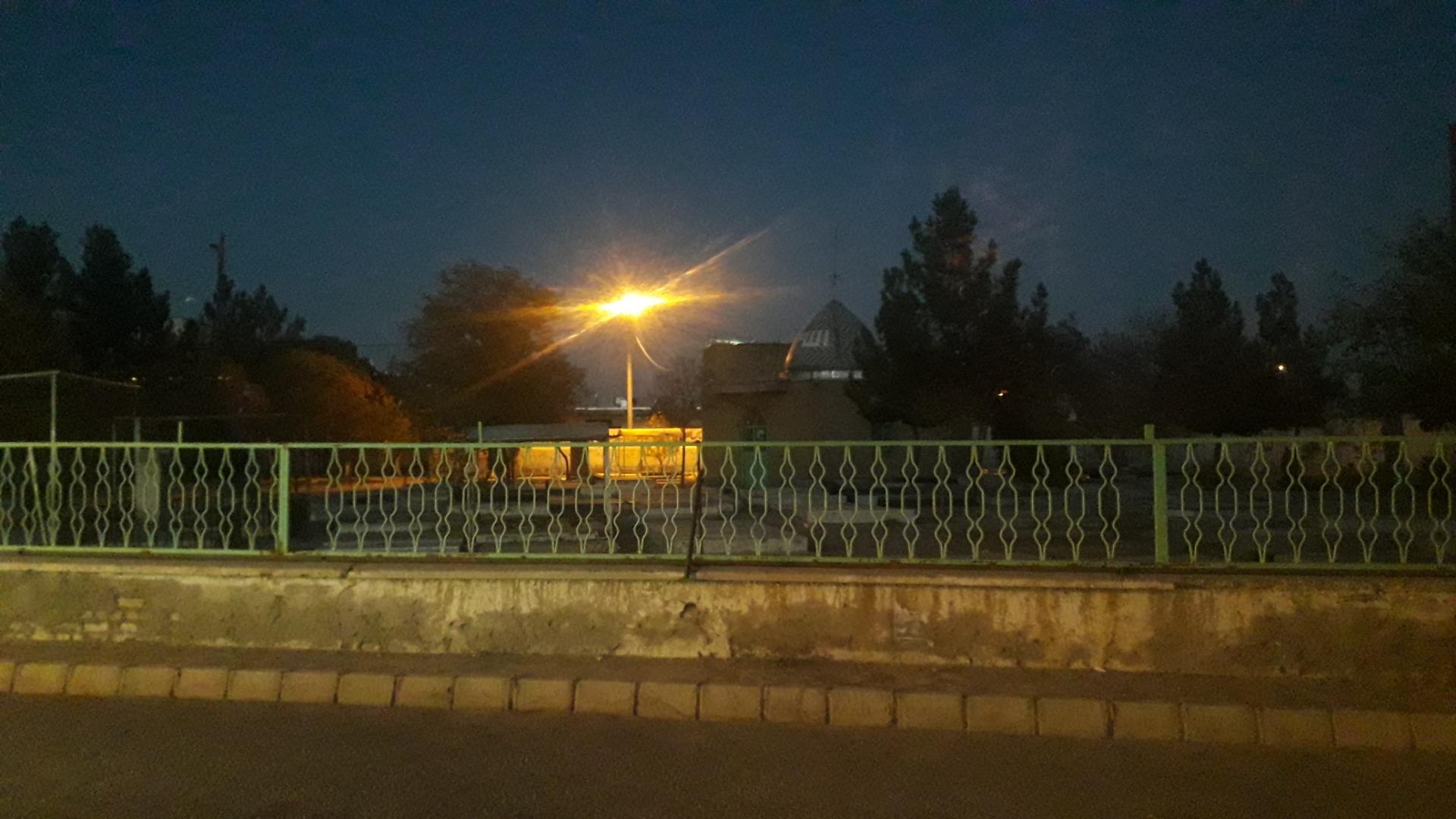 عکس آرامستان شش درختی