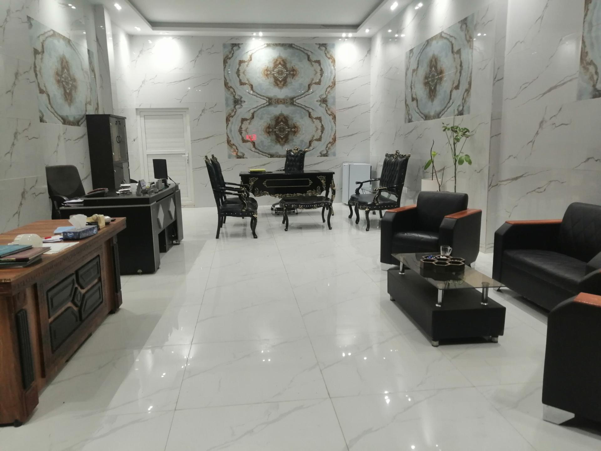 عکس مشاور املاک تراس