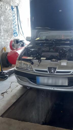 عکس تعمیرگاه و زیروبند سازی تخصصی ماراتون