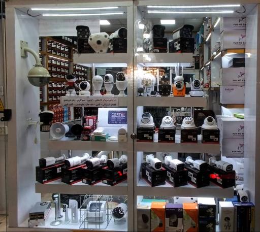 عکس ایمن پدید