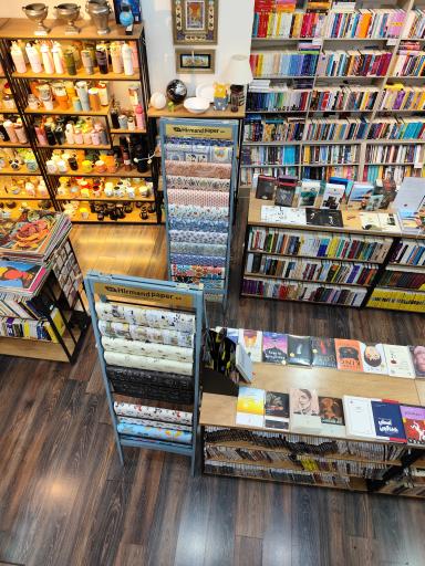 عکس کتابفروشی و لوازم التحریر جشن کتاب