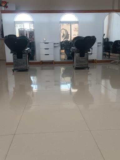 عکس سالن زیبایی آرامیس