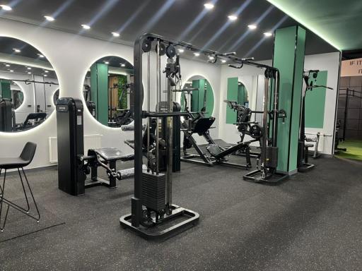 عکس آکادمی ورزشی محمودی 