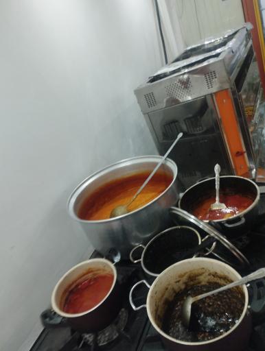 چلوکبابی  و غذای خانگی و تلفنی رضا