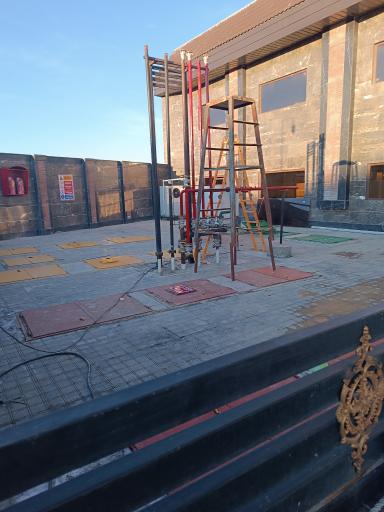 عکس پمپ بنزین (در حال ساخت)