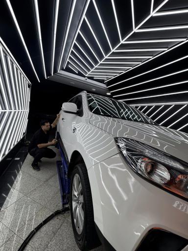 عکس کارشناسی و تشخیص رنگ و فنی خودرو تاج