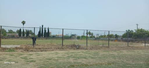 عکس استادیوم ورزشی سردار شهید صمصام طور