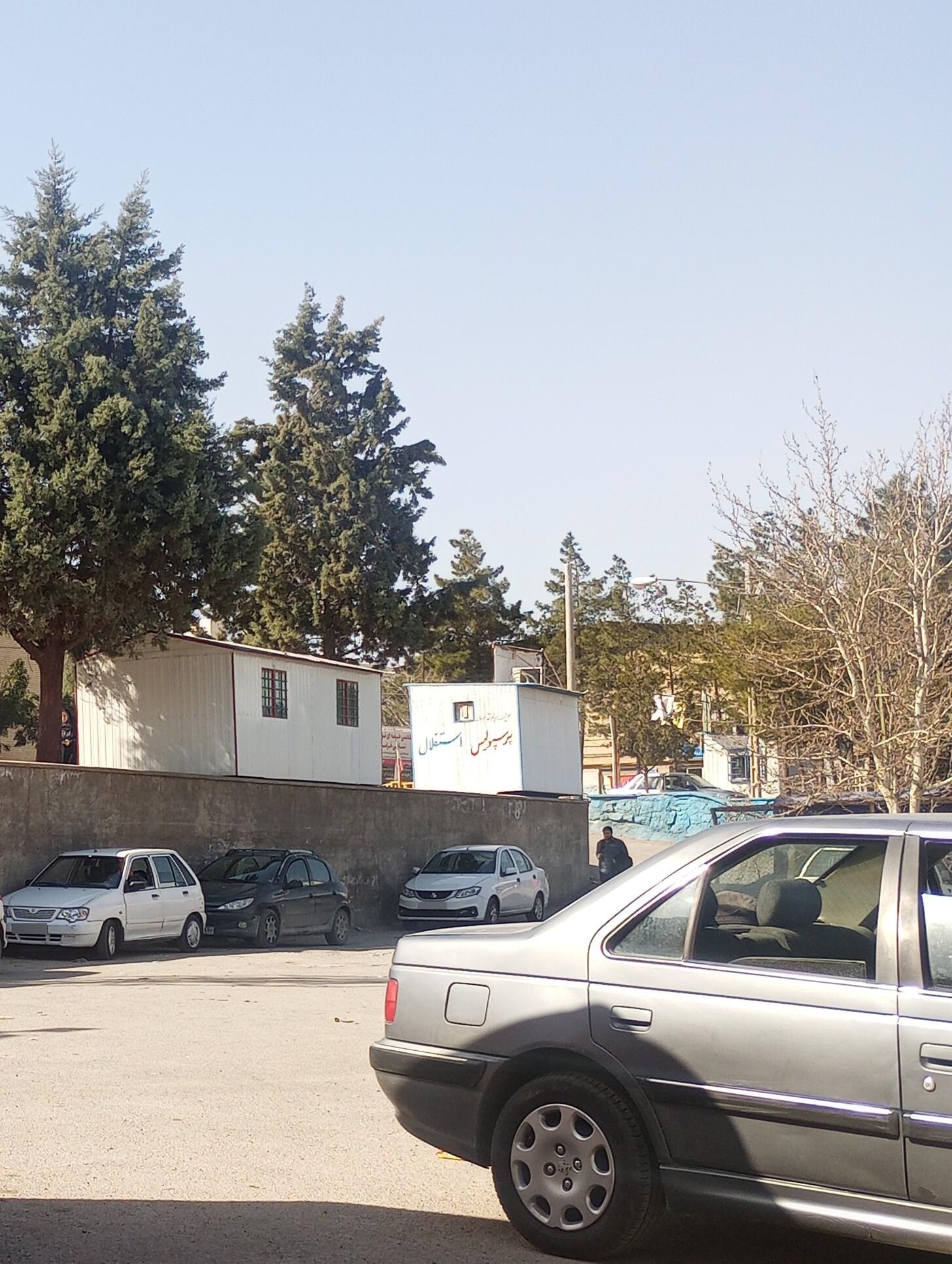 عکس درب ورودی زمین چمن ۱۵ خرداد