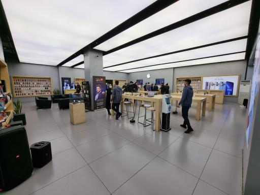 عکس اپل استور شعبه چارسو