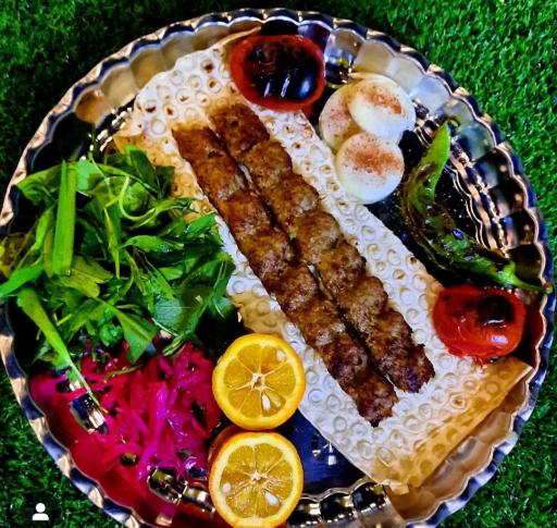 عکس باغ رستوران ژان