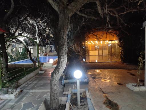 عکس باغچه رستوران زمرد