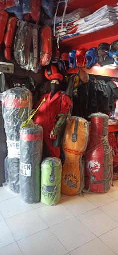 عکس فروشگاه ورزشی تکنیک