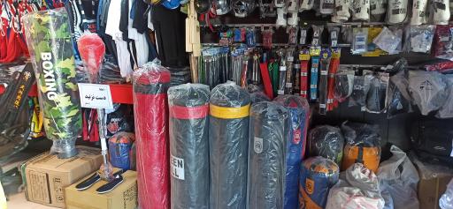 عکس فروشگاه ورزشی تکنیک